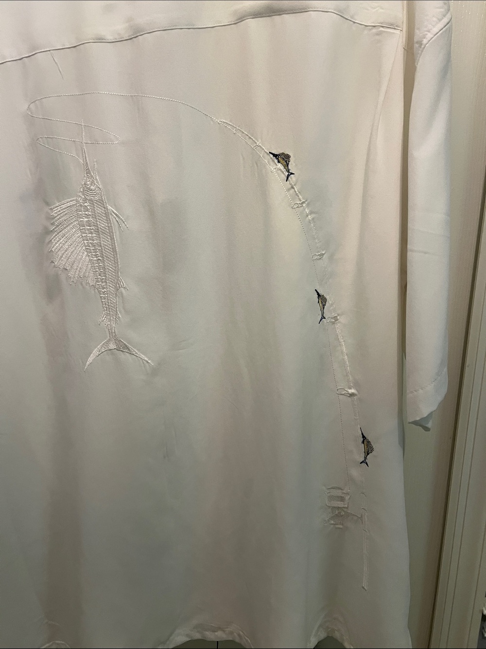 Men's Off White Short-Sleeve Button-Down Shirt with Subtle Embroidery - Picture 8 of 9